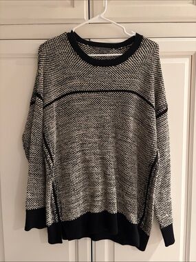 Vince- Black and White Relaxed Knit Sweater - Women's